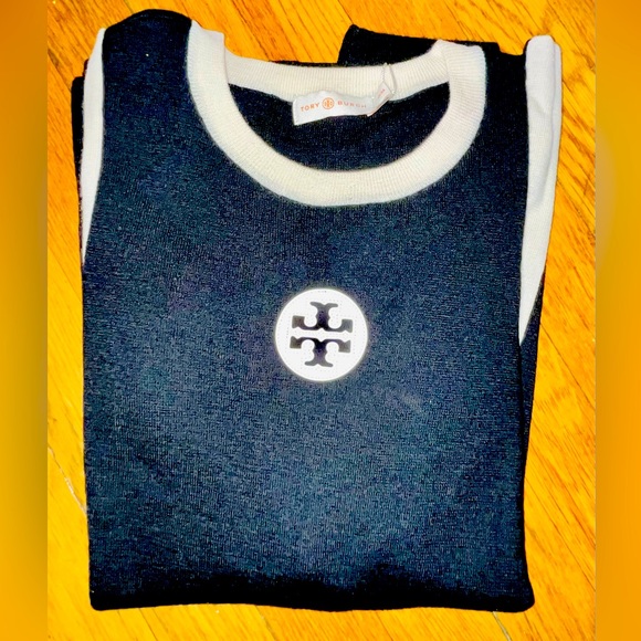 BNWT!! 💯 Wool Marcia Sweater. - Picture 5 of 6